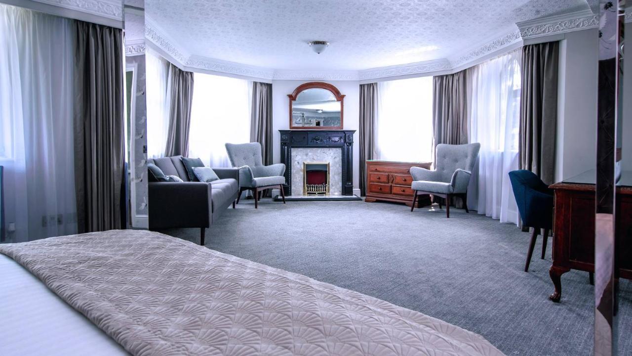 Bredbury Hall Hotel ストックポート エクステリア 写真