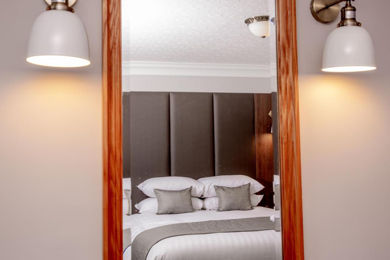Bredbury Hall Hotel ストックポート エクステリア 写真
