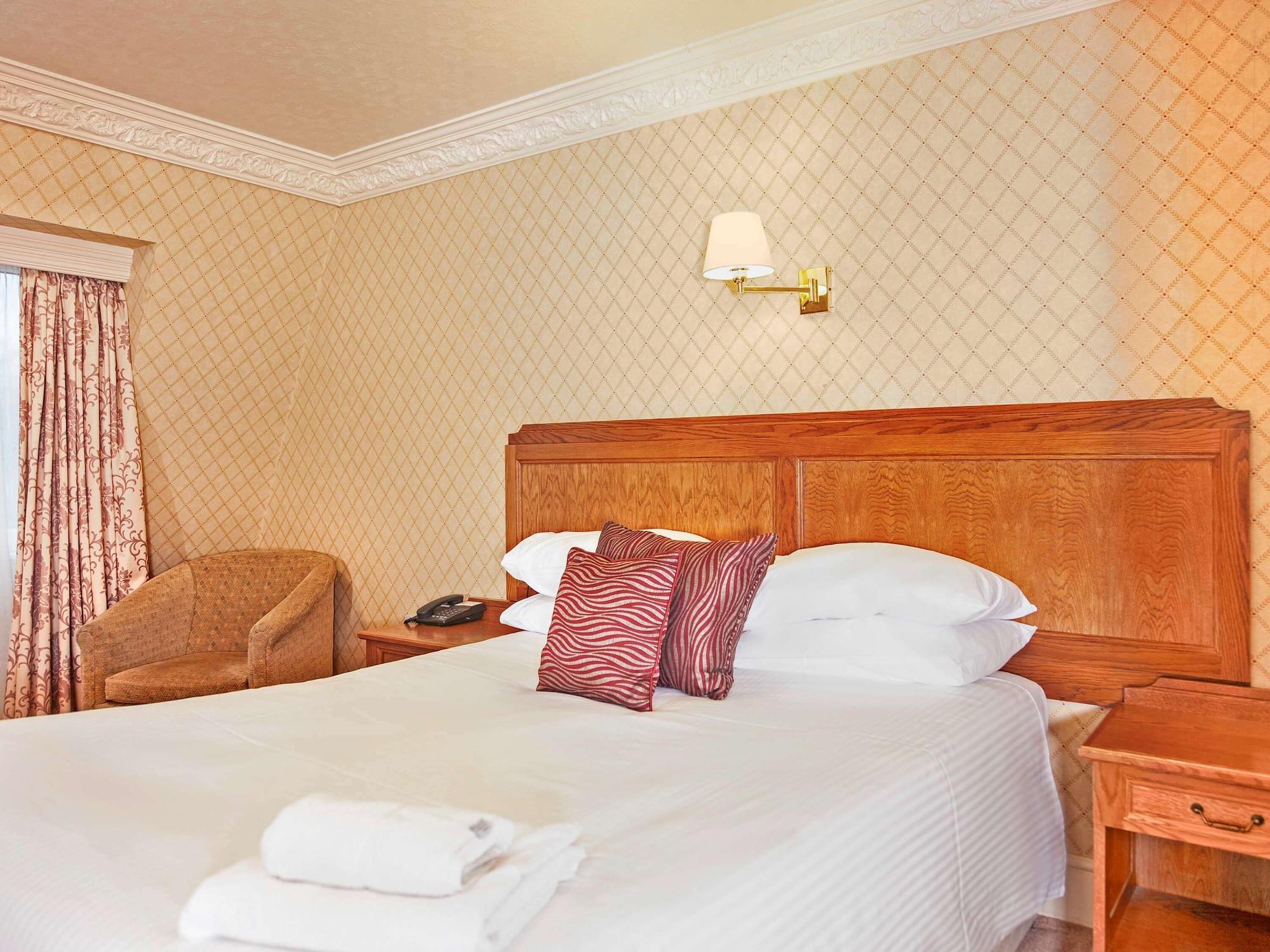 Bredbury Hall Hotel ストックポート エクステリア 写真