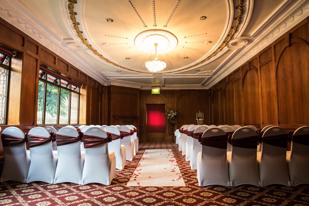 Bredbury Hall Hotel ストックポート エクステリア 写真