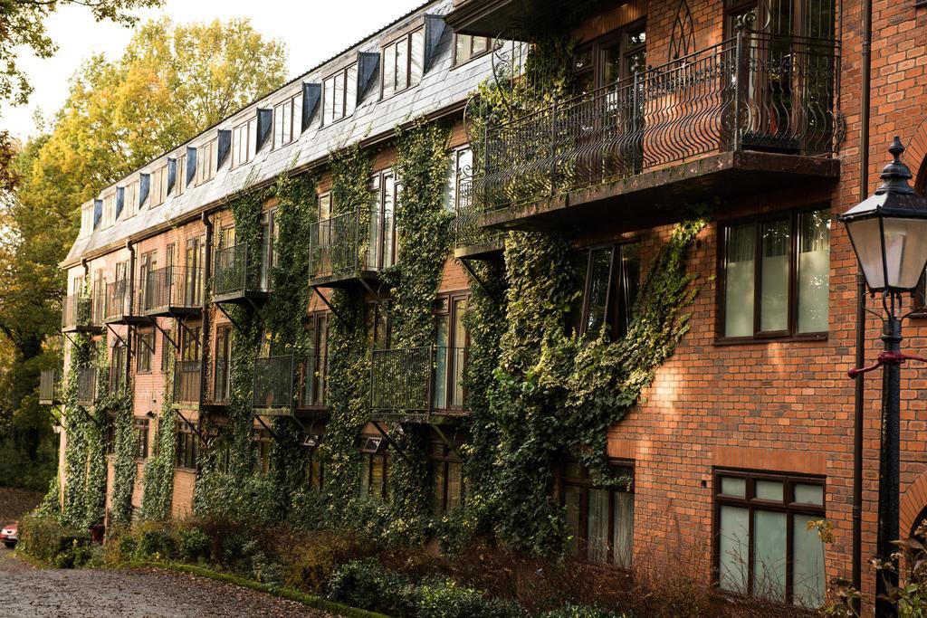 Bredbury Hall Hotel ストックポート エクステリア 写真